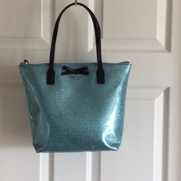 kate spade Handbags - Kate Spade Medium Tote